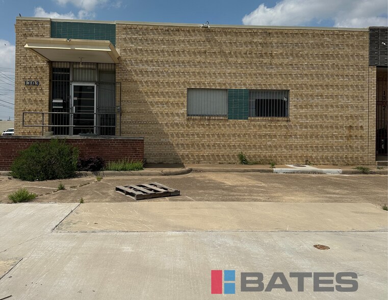 1303 Chemical St, Dallas, TX for sale - Building Photo - Image 1 of 1
