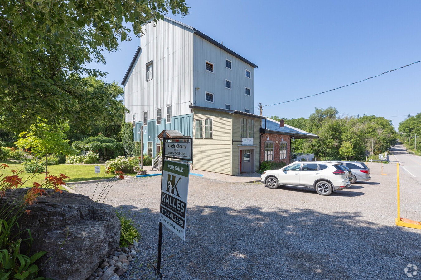 425 Whitevale Rd, Pickering L0H 1M0 Retail for Sale UK