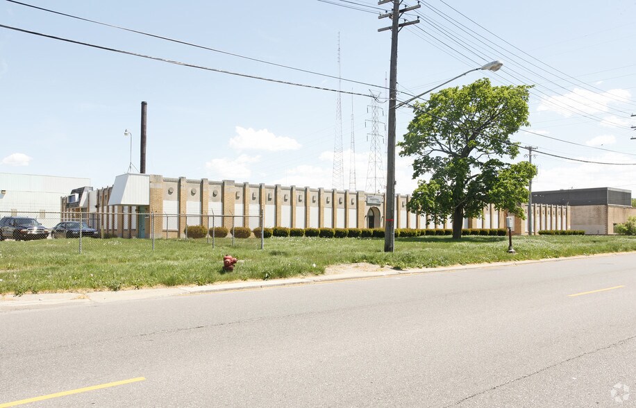 1264012680 Burt Rd, Detroit 48223 UK