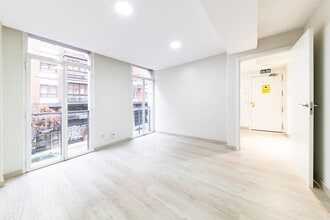 Office in Madrid, Madrid to rent Interior Photo- Image 1 of 11