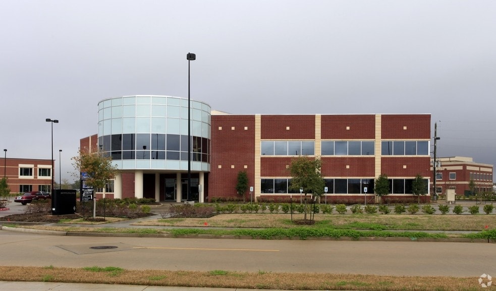 1400 Creek Way Dr, Sugar Land, TX to rent - Building Photo - Image 3 of 7