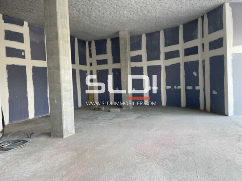 Rue Simone Veil, Vénissieux to rent - Interior Photo - Image 3 of 6