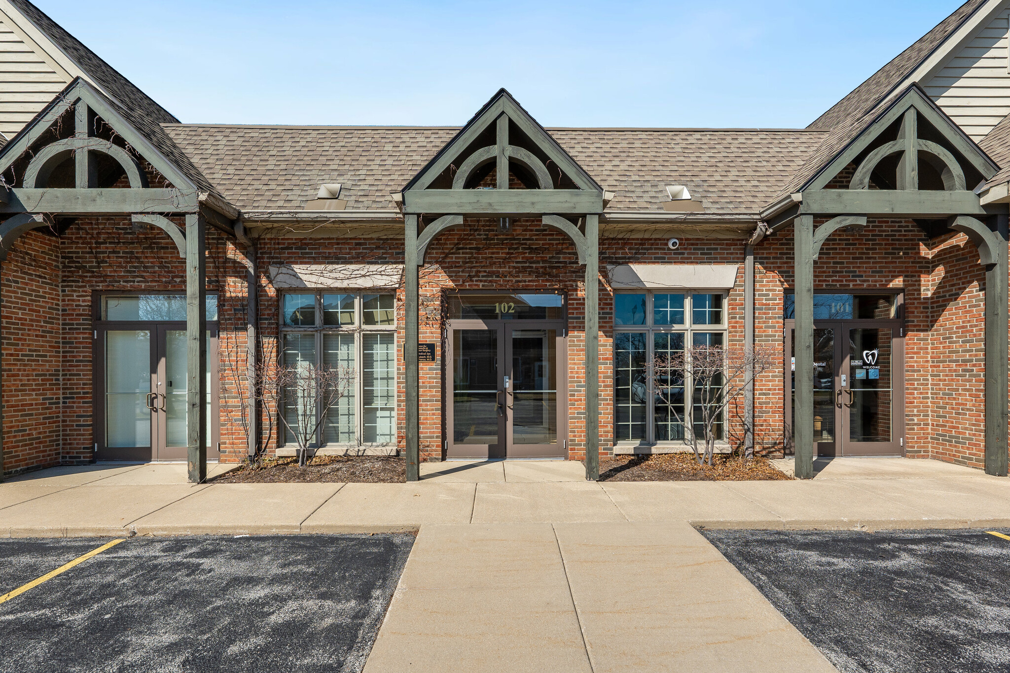 4425 Montgomery Rd, Naperville, IL to rent Building Photo- Image 1 of 14