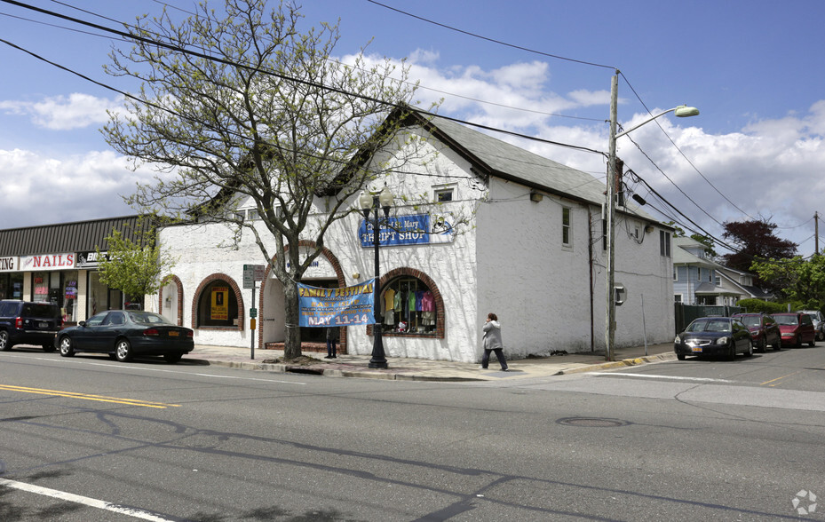 87-89 W Main St, East Islip, NY for sale - Primary Photo - Image 1 of 1