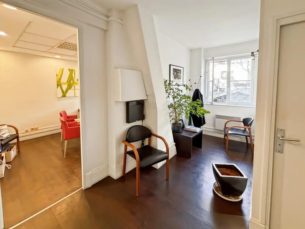Location Bureaux 58 m² - Photo 1