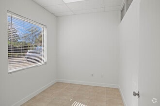 534 Mercantile Pl, Port Saint Lucie, FL to rent Interior Photo- Image 2 of 4