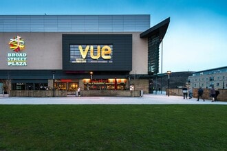 Broad St, Halifax to rent Building Photo- Image 1 of 7