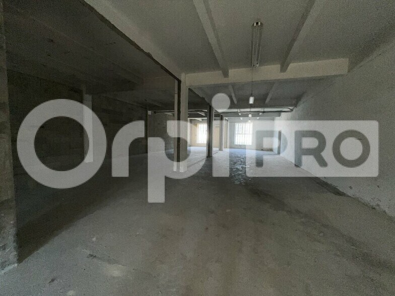 Light Industrial in Saint Fons for sale - Interior Photo - Image 3 of 6