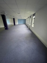 Office in Rueil-Malmaison to rent Interior Photo- Image 1 of 10