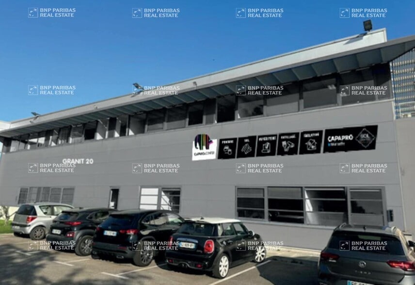 Office in Marseille to rent - Building Photo - Image 2 of 12