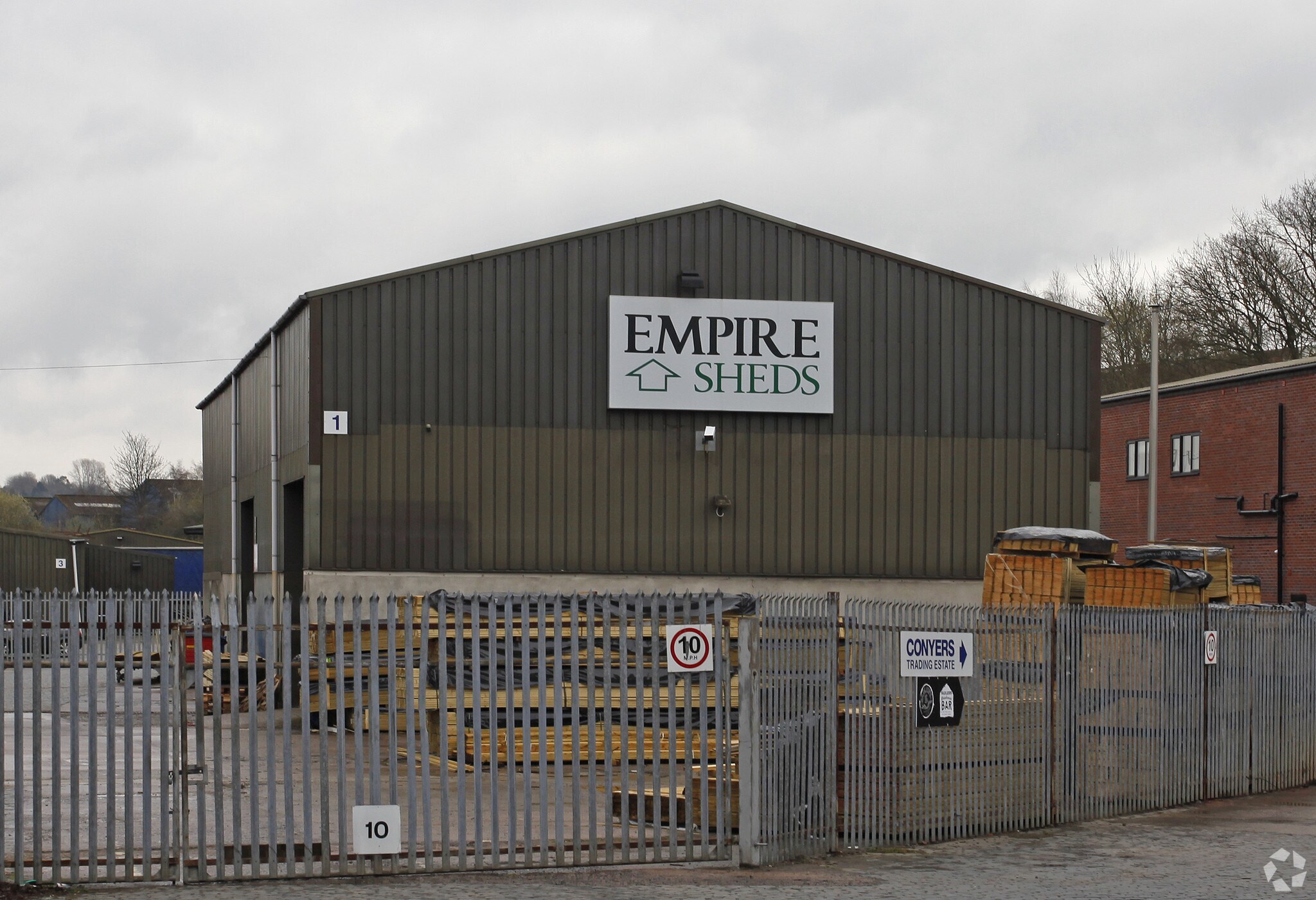 Station Dr, Stourbridge for sale Primary Photo- Image 1 of 1