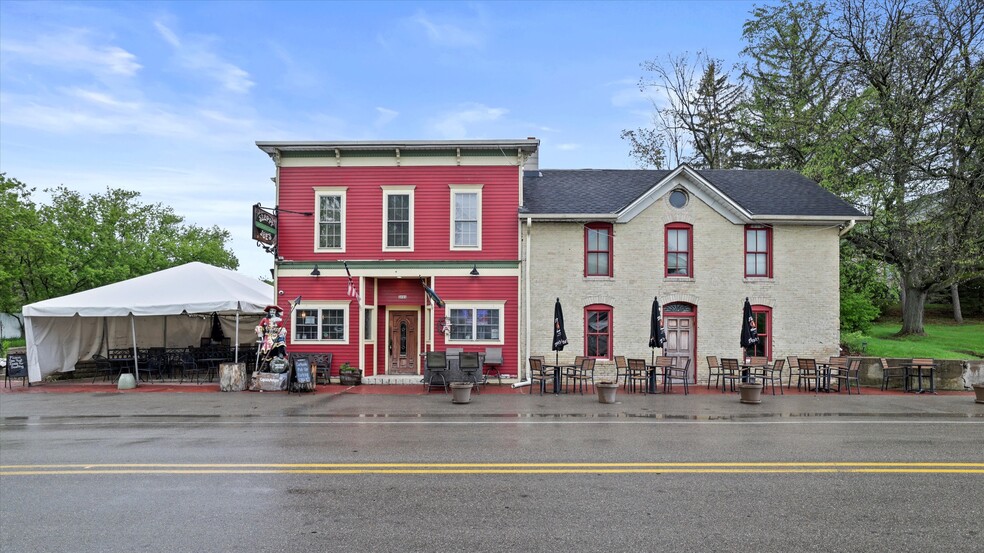 3723 Hubertus Rd, Hubertus, WI for sale - Primary Photo - Image 1 of 1