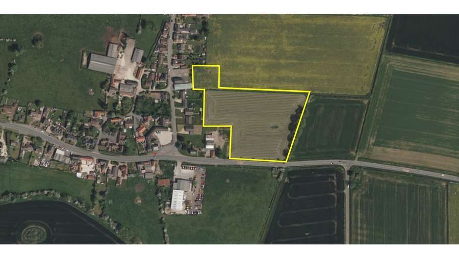 27 High St, Corringham for sale Primary Photo- Image 1 of 2