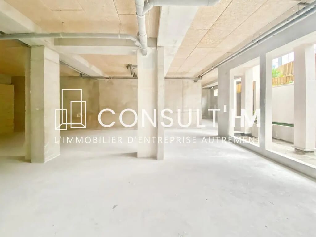Location Commerce 184 m² - Photo 1