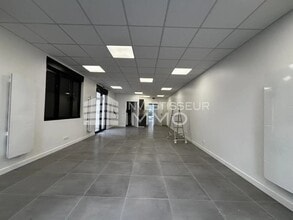 Retail in Champigny-sur-Marne to rent Interior Photo- Image 2 of 4