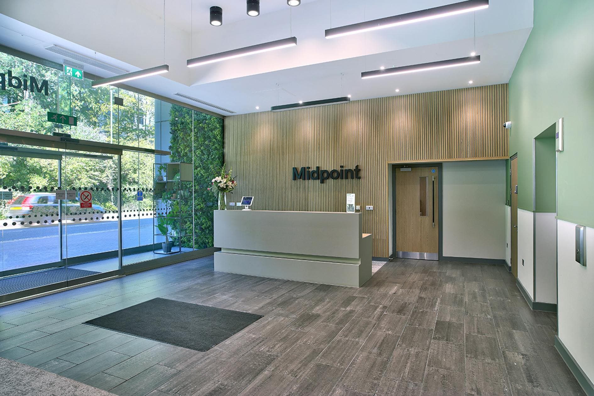 Alencon Link, Basingstoke to rent Interior Photo- Image 1 of 5