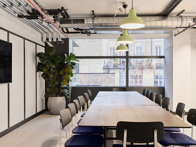 207-211 Old St, London to rent - Interior Photo - Image 3 of 19