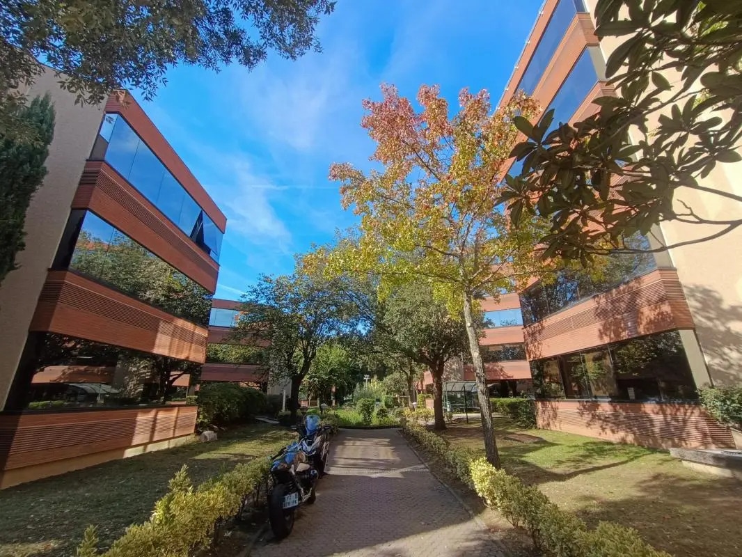 17 Avenue Didier Daurat, Blagnac to rent Building Photo- Image 1 of 28