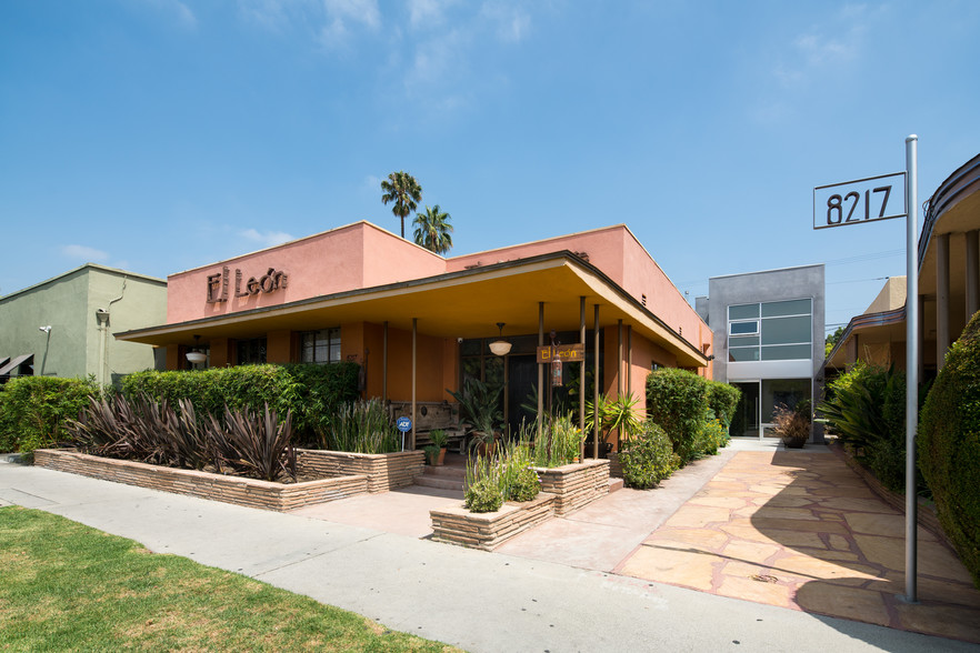 8217 Beverly Blvd, Los Angeles, CA for rent - Primary Photo - Image 1 of 5