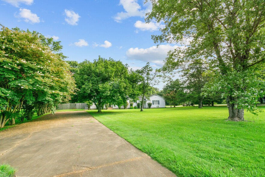 29699 Capshaw Rd, Harvest, AL for sale - Building Photo - Image 1 of 1