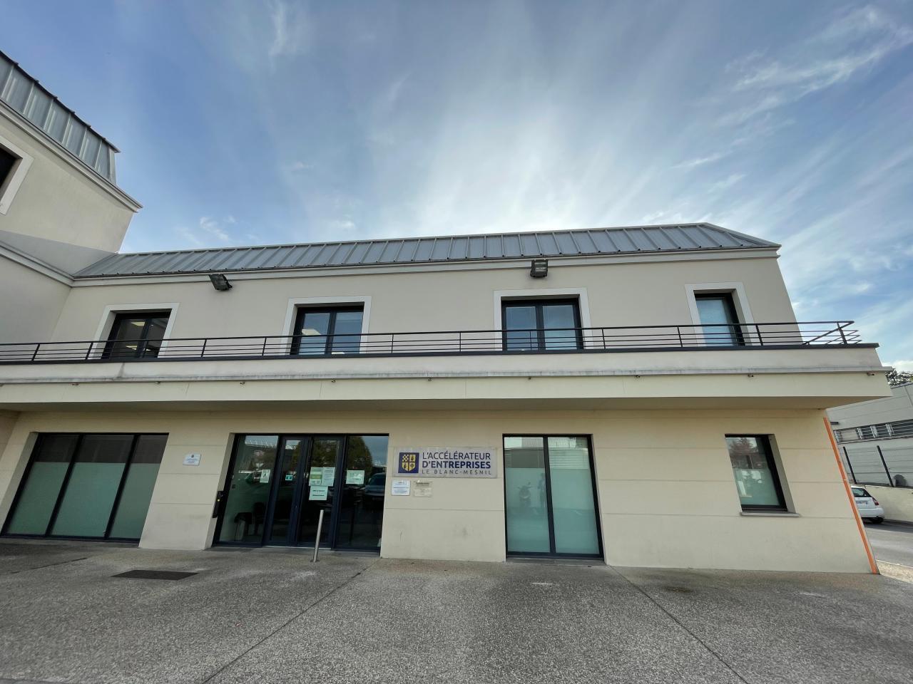 Office in Le Blanc-Mesnil to rent Building Photo- Image 1 of 7