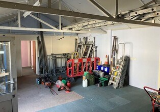 Les Grippios, Guernsey to rent Interior Photo- Image 1 of 3