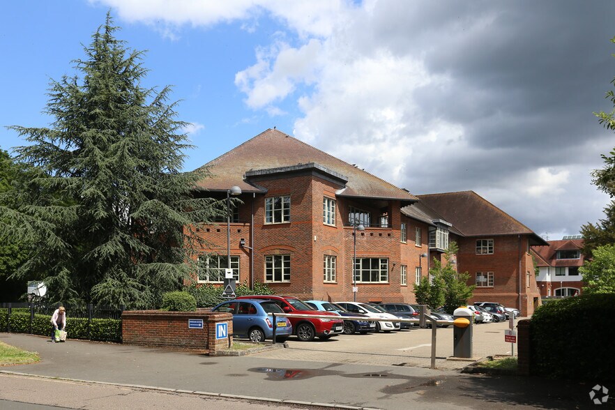 Guilford Rd, Leatherhead for sale - Building Photo - Image 1 of 1
