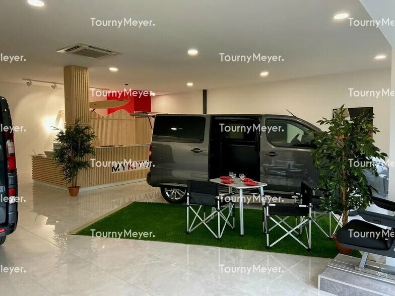 Light Industrial in LES SORINIÈRES to rent - Interior Photo - Image 2 of 6