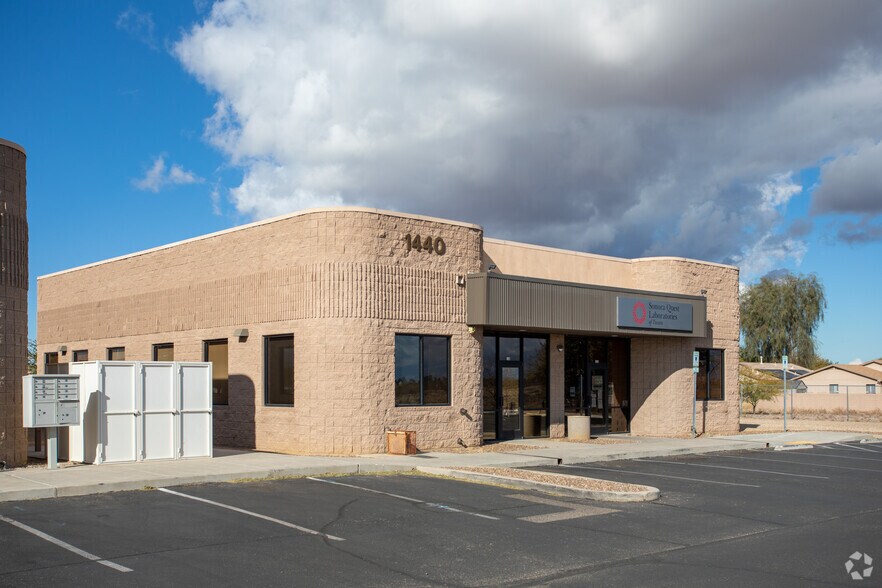 1440 W Valencia Rd, Tucson, AZ for rent - Building Photo - Image 2 of 3