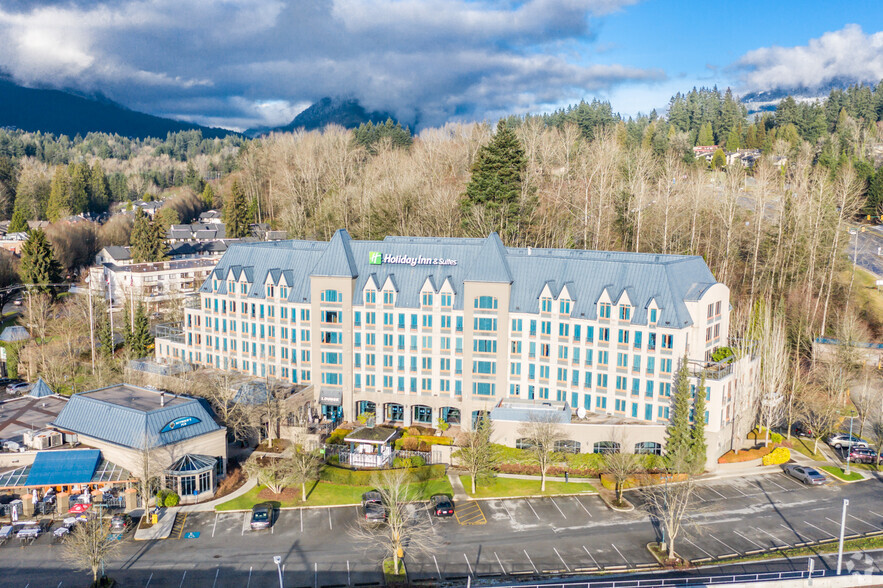 700 Old Lillooet Rd, North Vancouver, BC for rent - Building Photo - Image 3 of 5