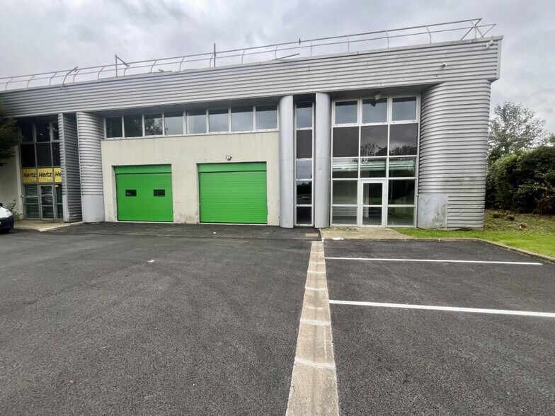 Light Industrial in Tremblay-en-France to rent - Building Photo - Image 3 of 31