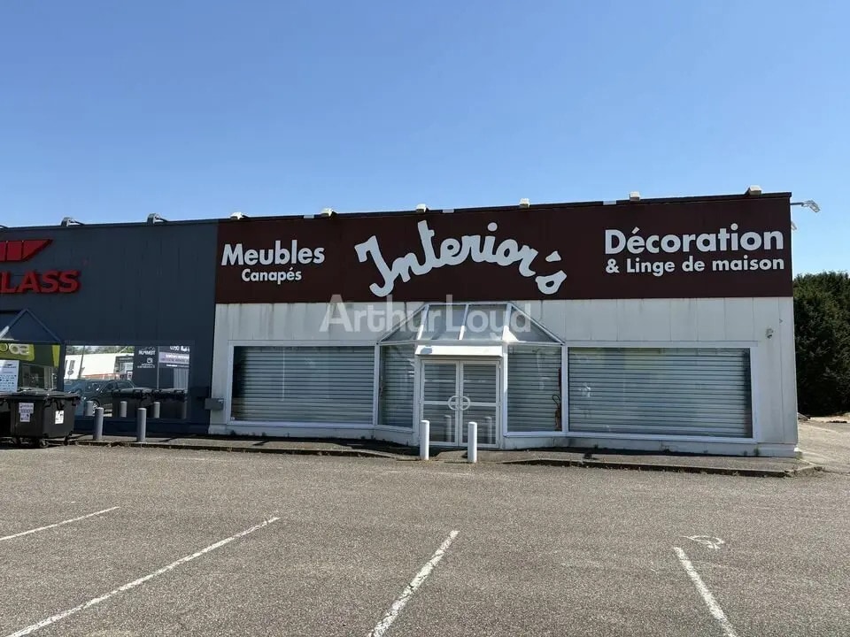 Location Commerce 461 m² - Photo 1