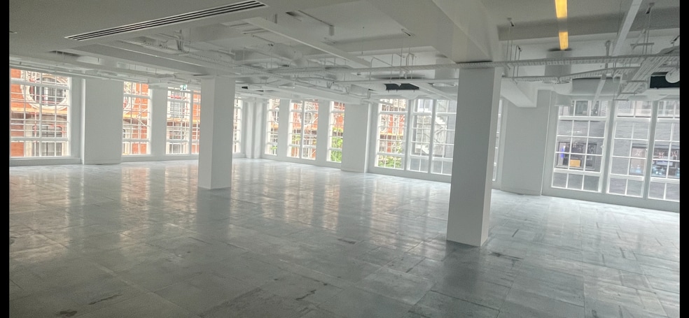 14-17 Market Pl, London to rent - Interior Photo - Image 3 of 36