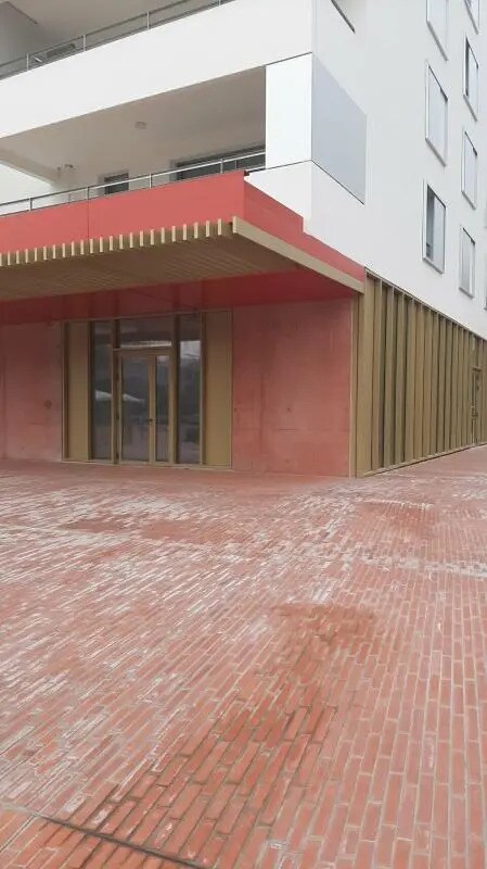 Retail in Toulouse for sale Building Photo- Image 1 of 4