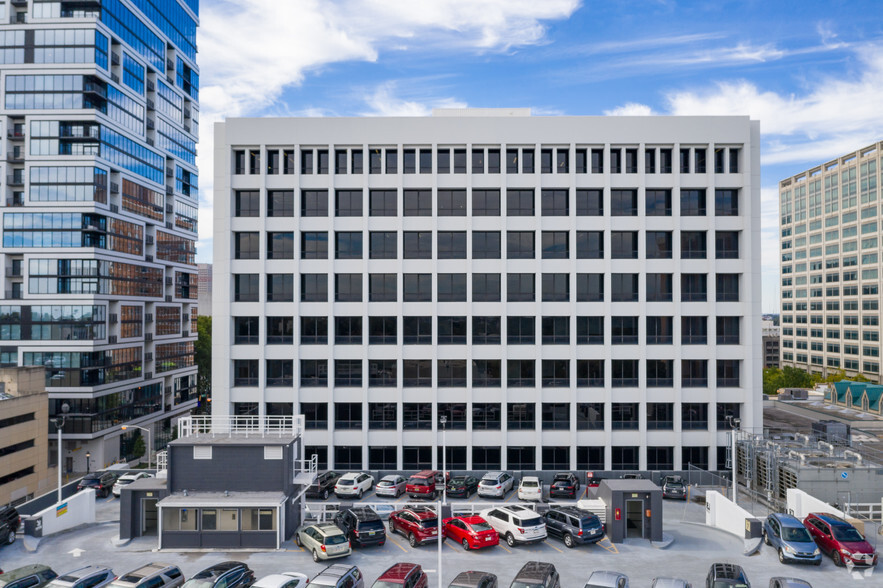 715 Peachtree St NE, Atlanta, GA for rent - Building Photo - Image 2 of 19