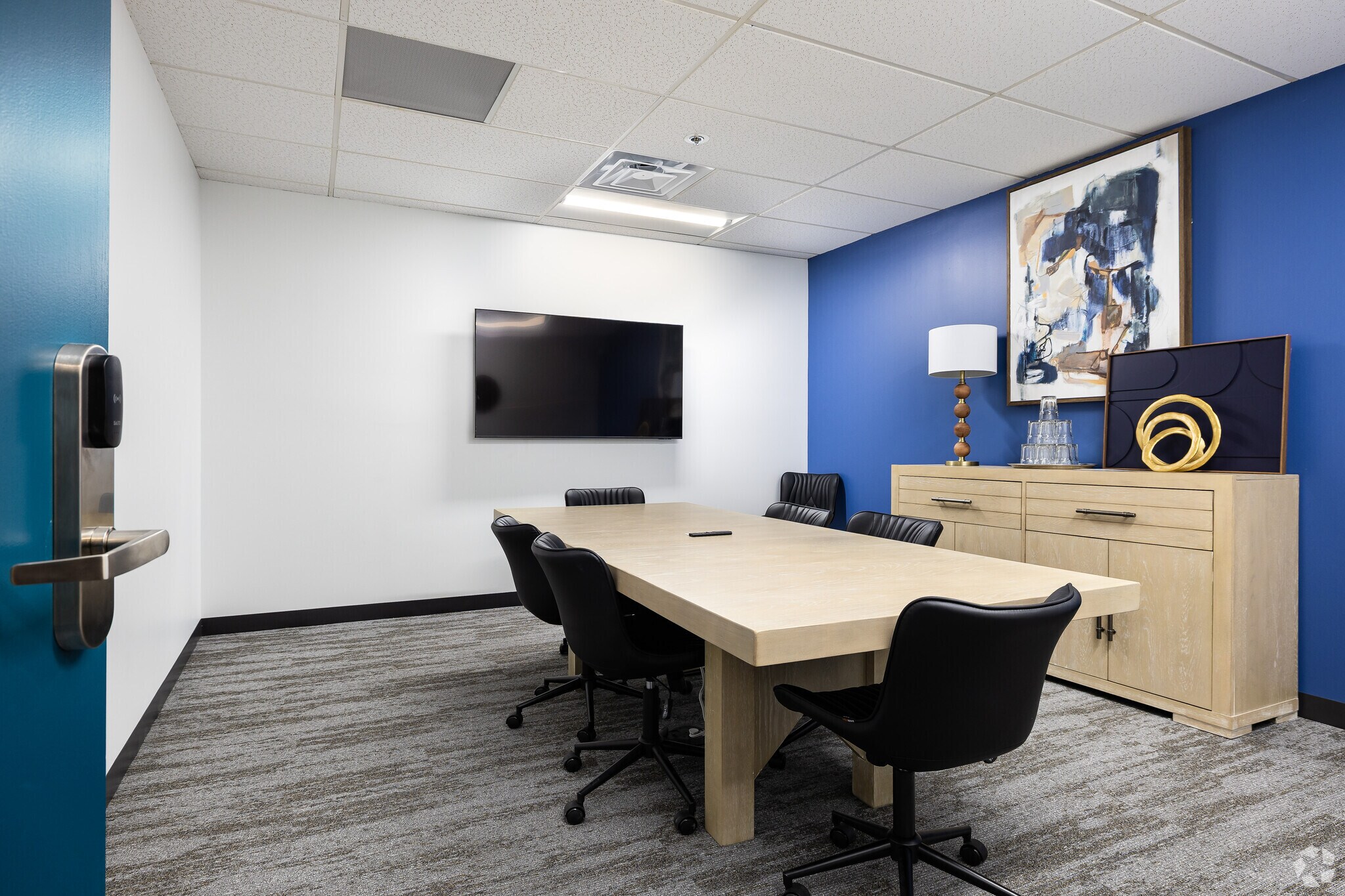 2055 Craigshire Rd, Saint Louis, MO to rent Building Photo- Image 1 of 16