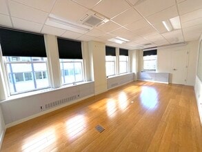 11 Hanover Sq, New York, NY to rent Interior Photo- Image 1 of 6