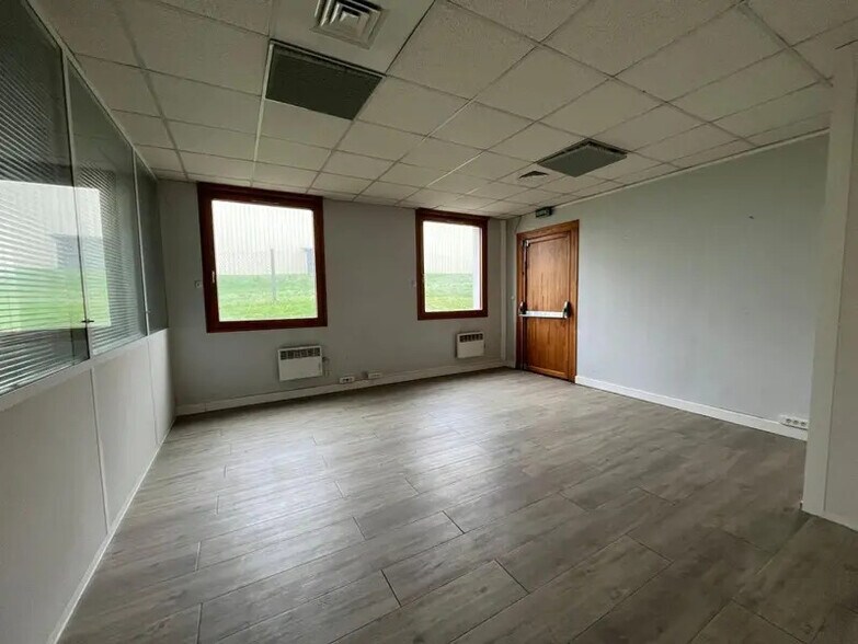 39 Chemin Du Moulin Carron, Dardilly for sale - Interior Photo - Image 3 of 15