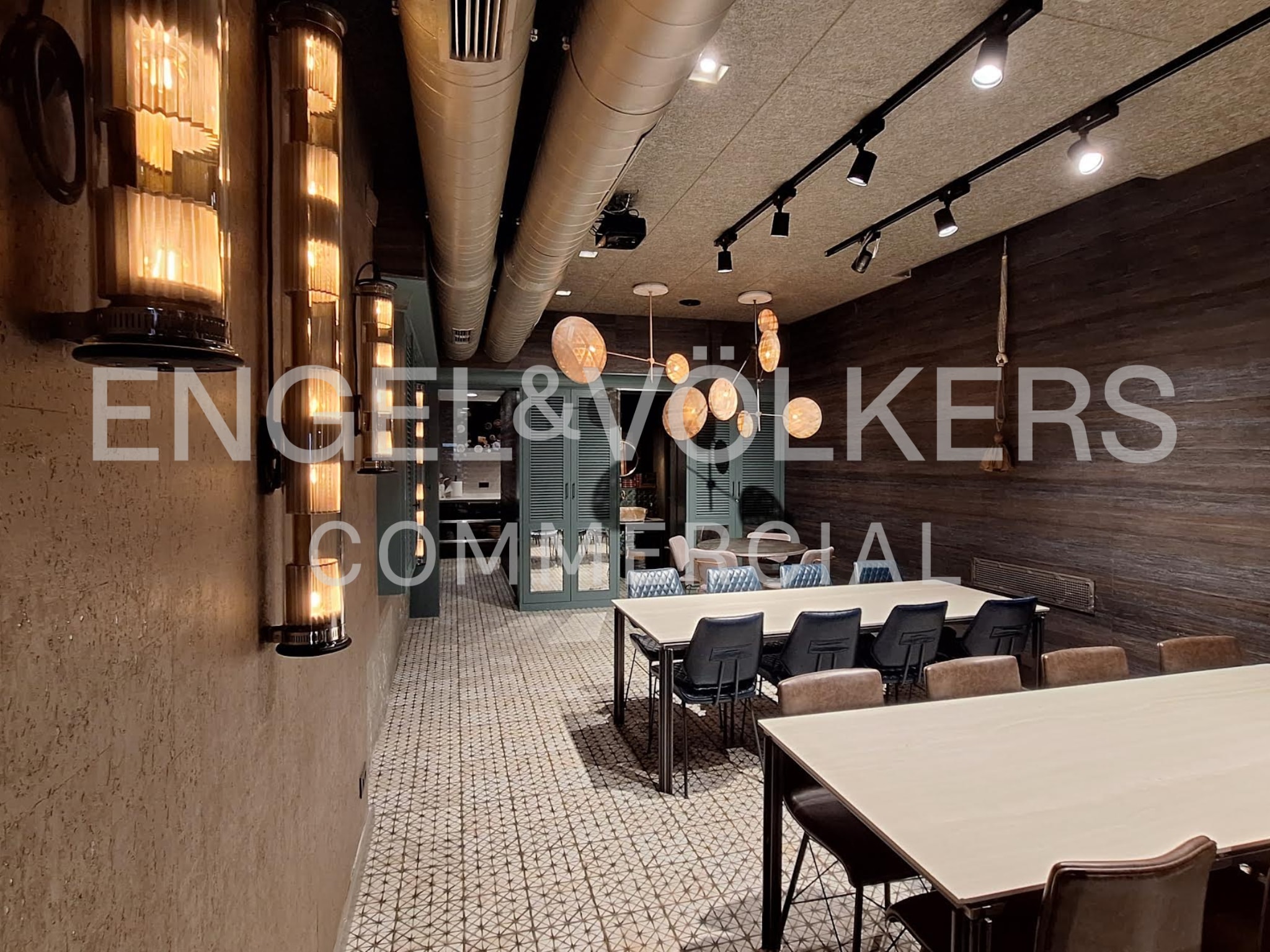 Retail in Madrid, Madrid to rent Floor Plan- Image 1 of 4