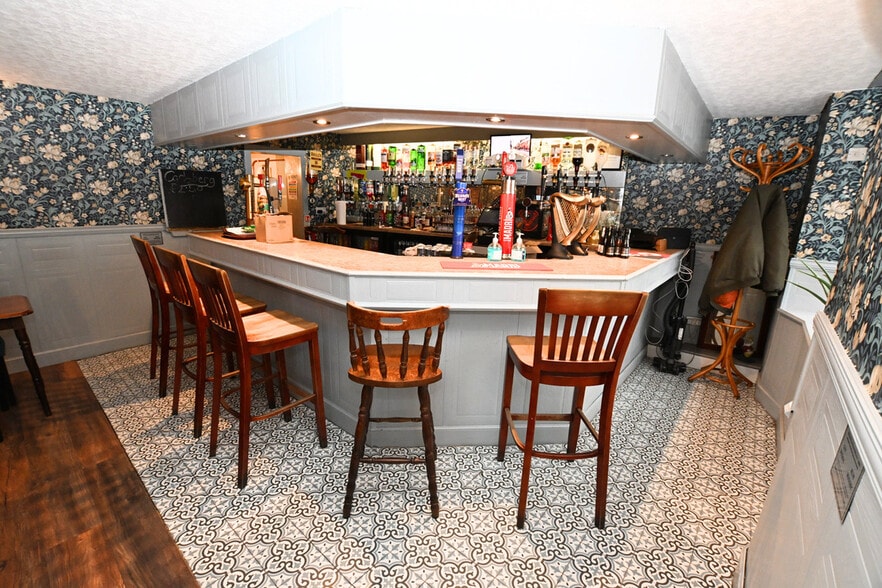 43 Main St, Perth for sale - Interior Photo - Image 3 of 5