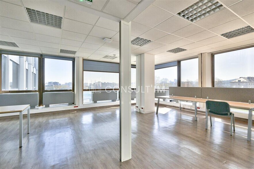 Office in Saint-Cloud to rent - Interior Photo - Image 2 of 4