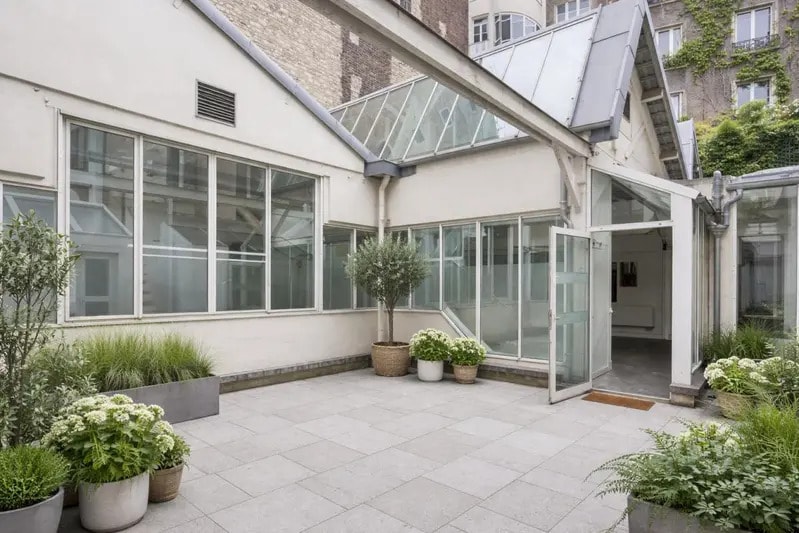 Location Bureaux 243 m² - Photo 1