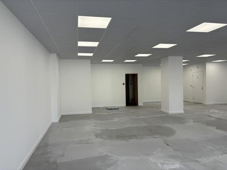 1-3 Red St, Carmarthen to rent - Building Photo - Image 1 of 12