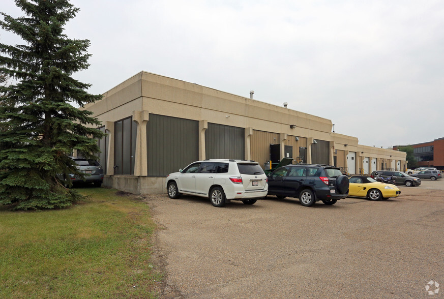 5206-5226 86th St NW, Edmonton, AB for rent - Building Photo - Image 3 of 5