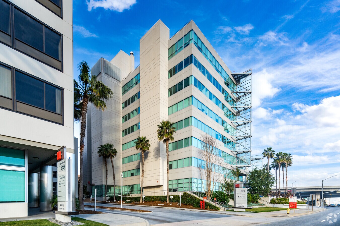 999 N Pacific Coast Hwy, El Segundo 90245