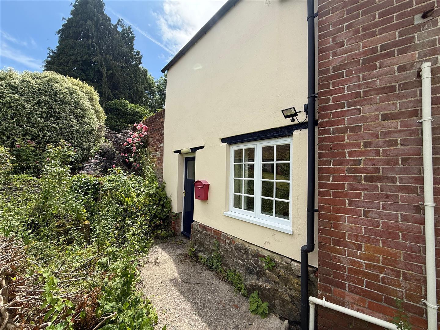 13 Fore St, Evershot to rent Building Photo- Image 1 of 3