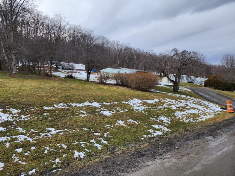 27 Scenic View Rd, Millerton, NY for sale - Building Photo - Image 1 of 1