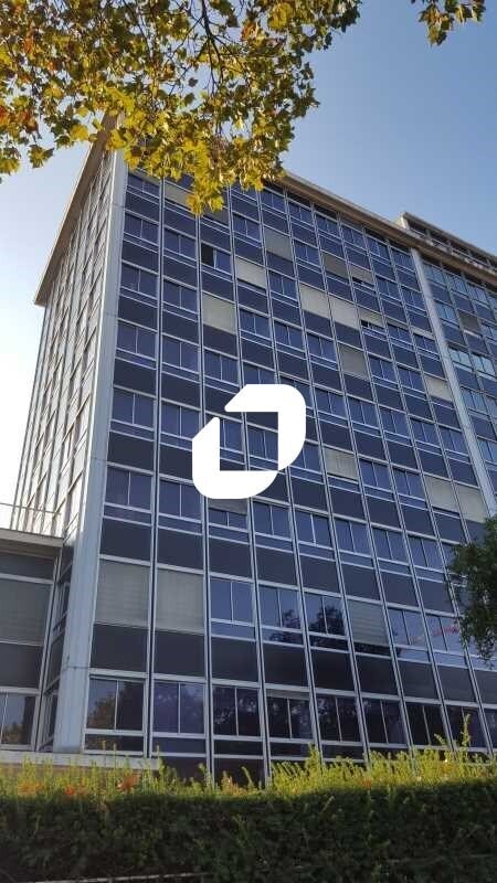 Office in Rueil-Malmaison for sale Building Photo- Image 1 of 7