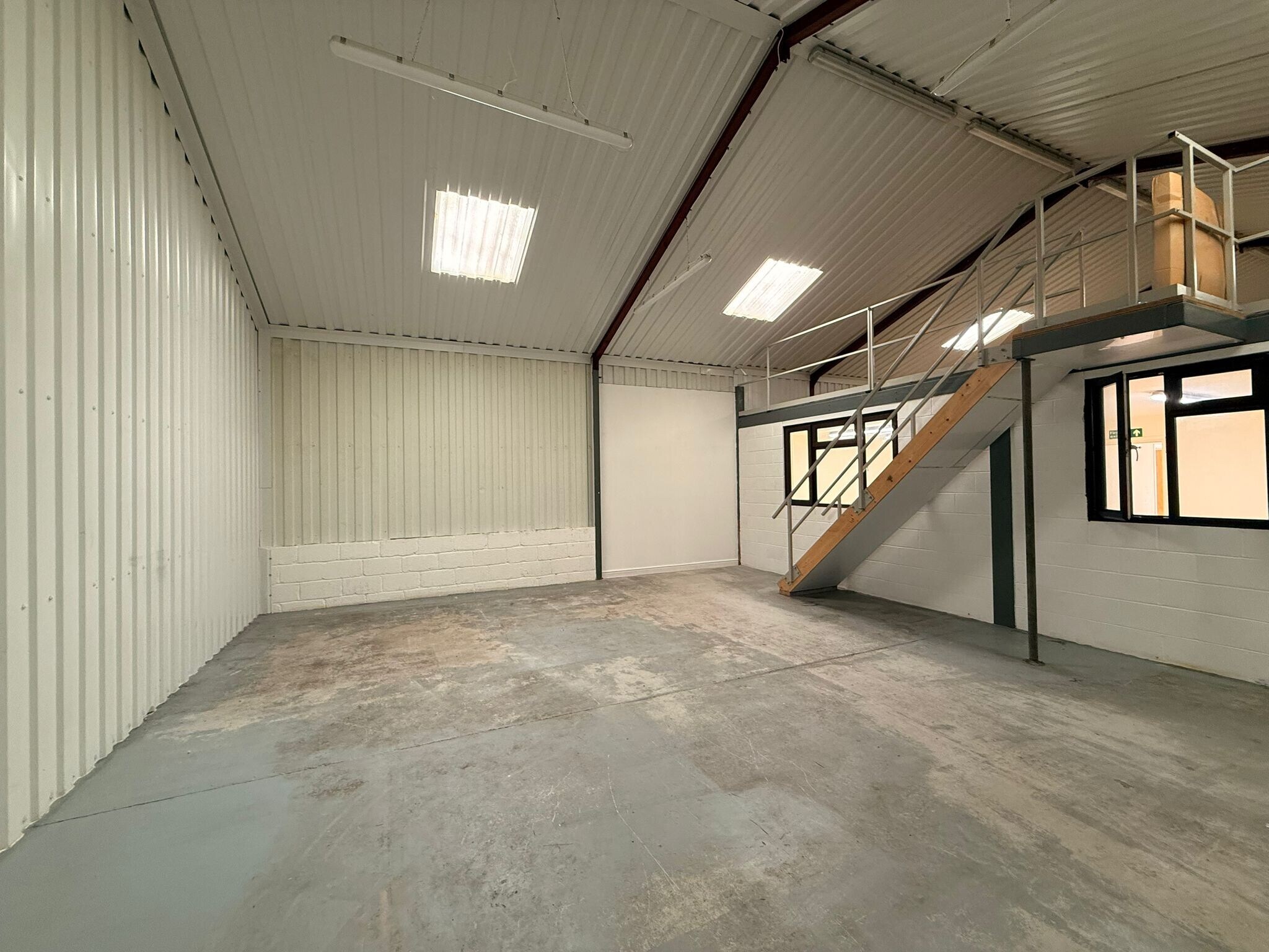 Wotton Underwood, Aylesbury to rent Interior Photo- Image 1 of 1