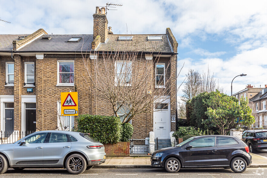 15 Brackenbury Rd, London for rent - Building Photo - Image 2 of 4